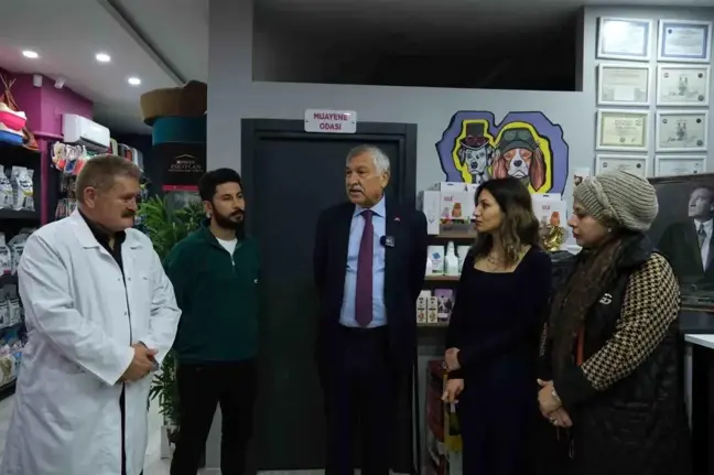 Adana Büyükşehir Belediye Başkanı Zeydan Karalar, Atatürk'e hakaret edilen veteriner klinik sahibine ve çalışanlarına destek verdi