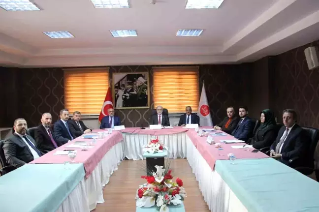 Bölgedeki 7 ilin müftüleri Erzurum'da bir araya geldi