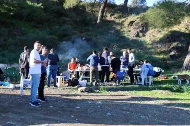 Sıtkı Koçman Üniversitesi Fethiye KYK Erkek Öğrenci Yurdu öğrencileri piknikte buluştu