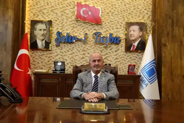 Van'ın Tuşba Belediye Başkanı Salih Akman'dan üç aylar ve Regaip Kandili mesajı