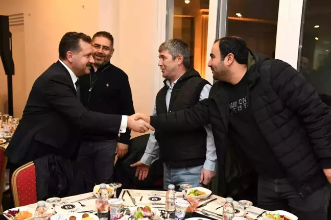 Balıkesir Büyükşehir Belediye Başkanı Yücel Yılmaz, Çalışan Gazetecileri Onurlandırdı