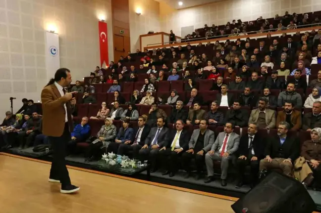 Adıyaman Üniversitesi 'Toplum 5.0 Çerçevesinde Etkili Öğretmen Olmak' Paneline Ev Sahipliği Yaptı