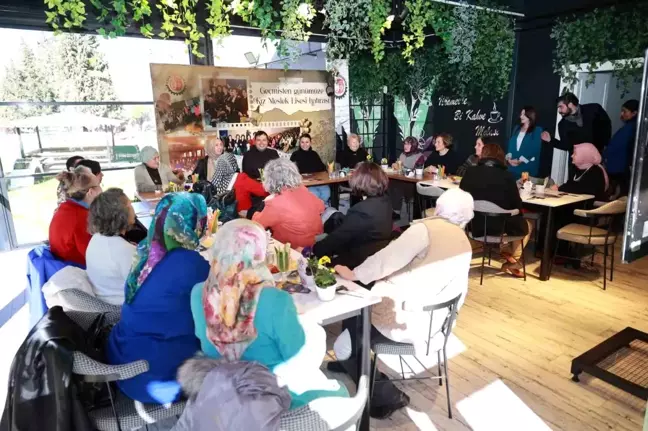 Uşak Kız Meslek Lisesi Öğretmenleri UKAMER'de Buluştu