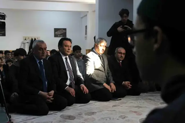 Erciyes Anadolu İmam-Hatip Lisesi Öğrencileri Şehitler İçin Hatim Yaptı