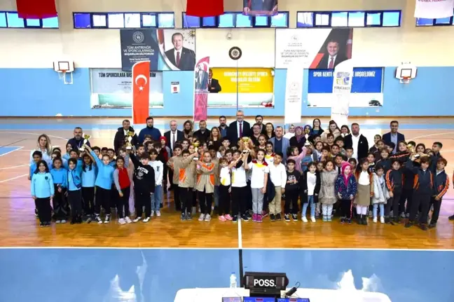 Karacabey'de Geleneksel Çocuk Oyunları Ödül Töreni Yapıldı