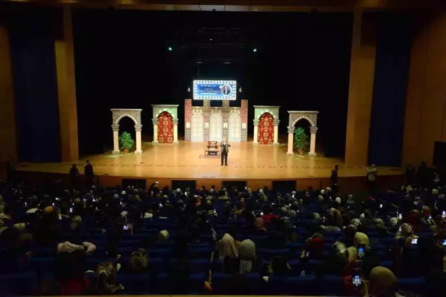 Prof. Dr. Nihat Hatipoğlu ile Gönül Sohbetleri Diyarbakır'da düzenlendi
