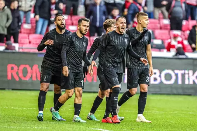 Samsunspor, Fenerbahçe maçı öncesi Alanyaspor deplasmanına as futbolcularını götürmedi