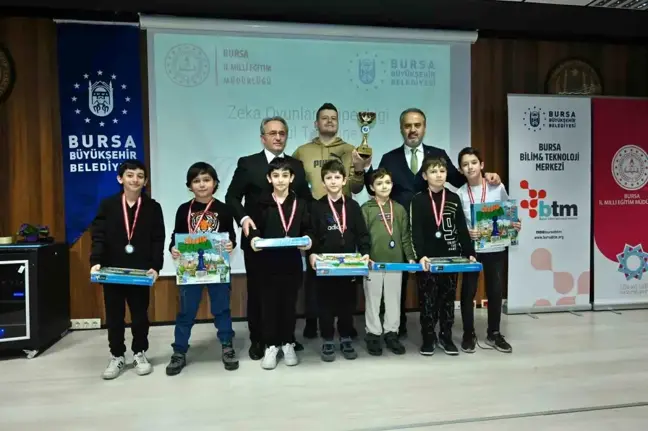 Bursa Büyükşehir Belediyesi Zeka Oyunları Süper Ligi Ödül Töreniyle Tamamlandı