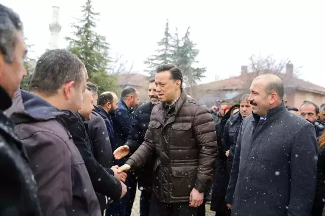 AK Parti Eskişehir Büyükşehir Belediye Başkan Adayı Nebi Hatipoğlu Seyitgazi'de Coşkulu Karşılama
