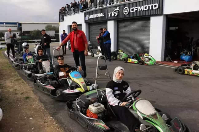 Aydın'da Gençler Go-Kart Pistinde Yarıştı