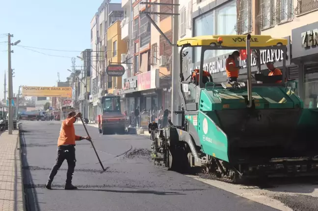 Mersin Büyükşehir Belediyesi Yol Yapım Çalışmalarına Devam Ediyor