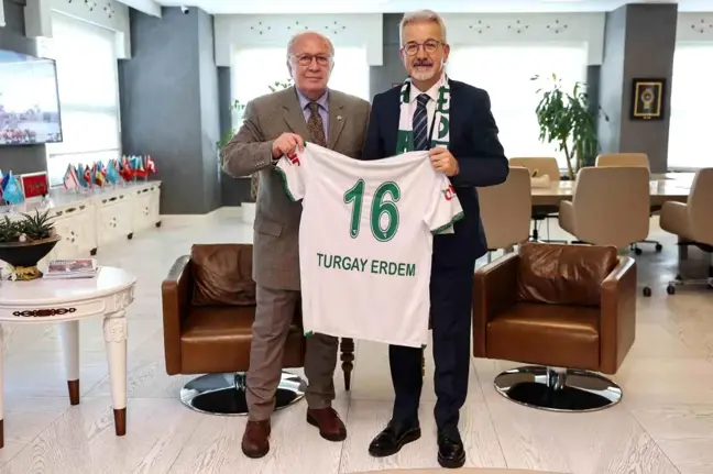 Bursaspor Başkanı Sinan Bür, Nilüfer Belediye Başkanı Turgay Erdem'i ziyaret etti