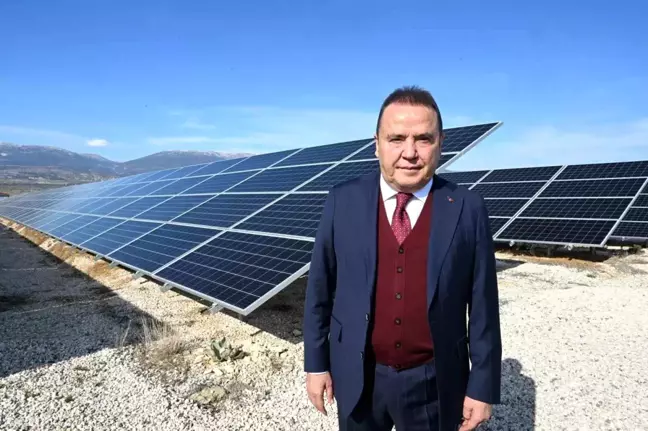 Antalya Büyükşehir Belediye Başkanı Muhittin Böcek, Korkuteli'ndeki belediye yatırımlarını inceledi