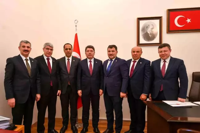 AK Parti Düzce Milletvekilleri Adalet Bakanı Yılmaz Tunç'u ziyaret etti