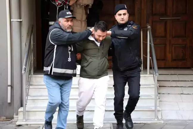 İzmir'de Yüksek Faiz Vaadiyle Para Toplayan Şirketin Sahipleri Tutuklandı