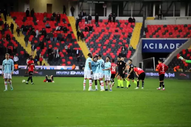 Gaziantep Futbol Kulübü, Rams Başakşehir'e mağlup oldu