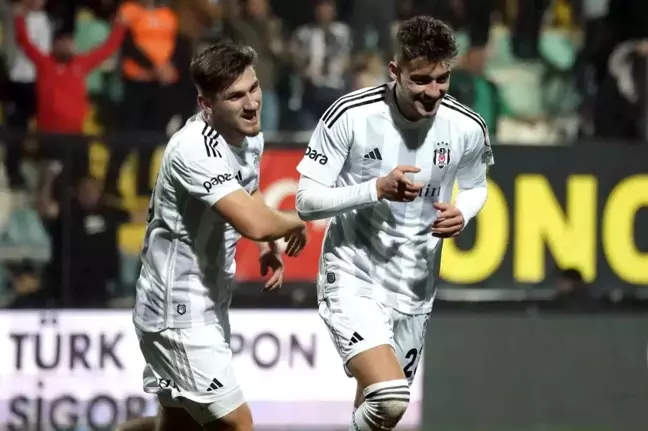 Beşiktaş'ın Arnavut oyuncusu Ernest Muçi, İstanbulspor maçında ilk golünü attı