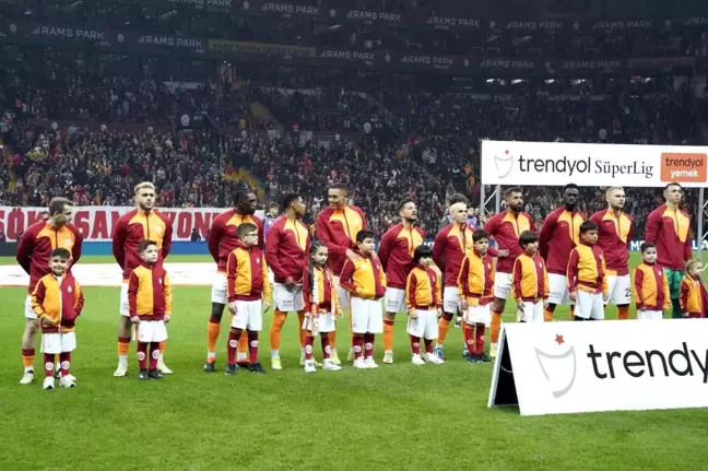 Galatasaray Antalyaspor maçında 4 değişiklik yaptı