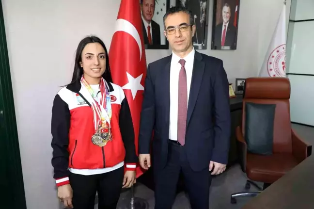 Milli kayakçı Seher Kaçmaz 9 madalya kazandı
