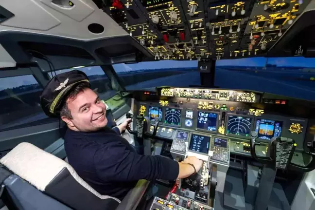 İngiltere'de Havacılık Tutkunu Evini Boeing 737 Simülatörüne Dönüştürdü