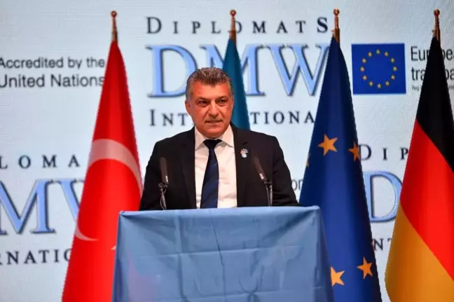 Uluslararası Diplomatlar Birliği Başkanı Ferhat Özçelik Güven Tazeledi