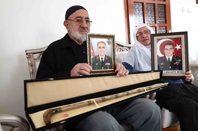 Şehit Korgeneral Osman Erbaş'ın Hediye Ettiği Bastonu Gözü Gibi Saklıyor