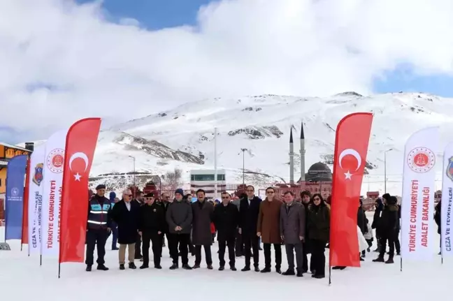 Kayseri'de mahkum çocuklara kayak eğitimi