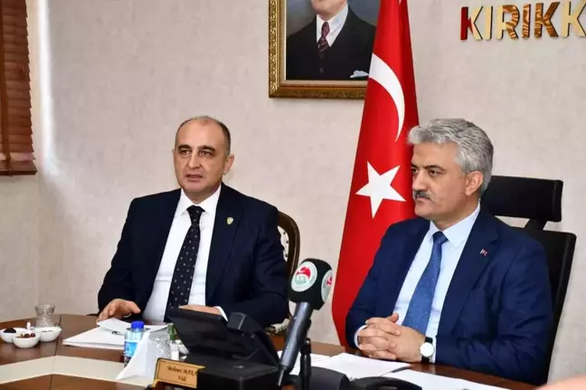 Kırıkkale Valisi Mehmet Makas, Vatandaşları İnternet Dolandırıcılarına Karşı Uyardı