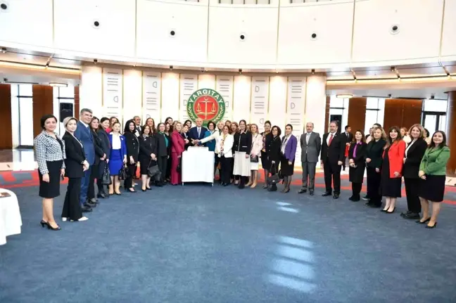Yargıtay Başkanı Mehmet Akarca, Kadın Yargıtay Üyeleriyle 8 Mart'ı Kutladı