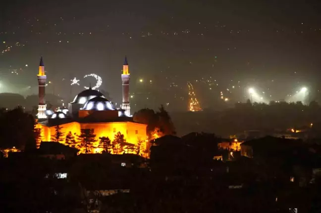 Bursa'da 28 Camide Hatimle Teravih Namazı Kılınacak