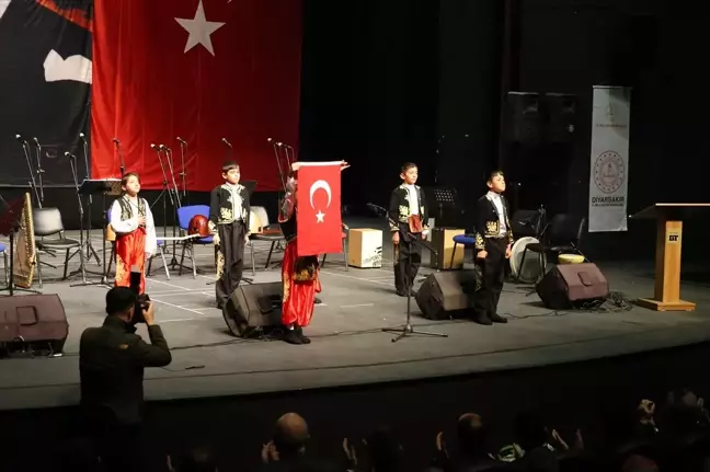 Diyarbakır, Siirt ve Şırnak'ta İstiklal Marşı'nın Kabulü ve Mehmet Akif Ersoy'u Anma Günü programları düzenlendi