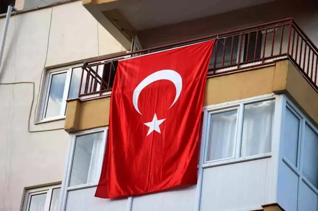 Konya'da Uçak Kazasında Şehit Düşen Uzman Çavuşun Ailesine Acı Haber Verildi