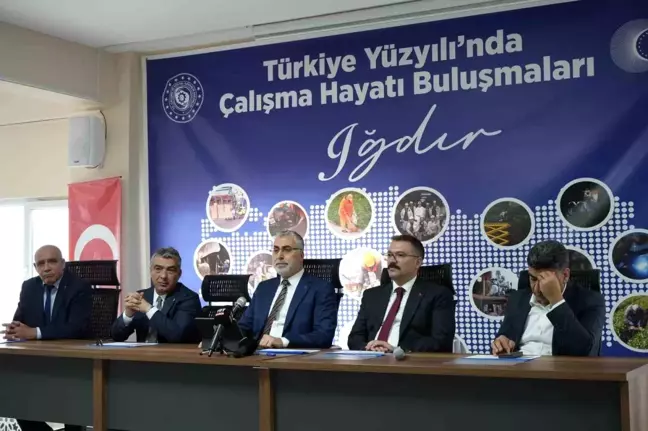 Çalışma ve Sosyal Güvenlik Bakanı Vedat Işıkhan, Halkla Omuz Omuza Yürümeye Devam Ediyor