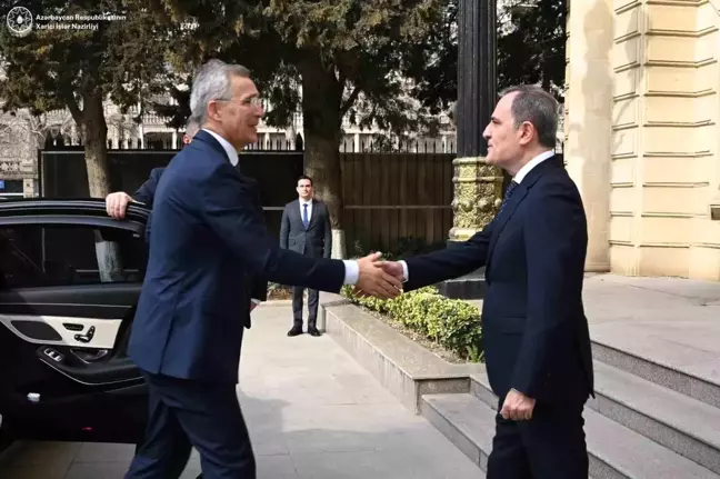 NATO Genel Sekreteri Jens Stoltenberg, Azerbaycan Dışişleri Bakanı Ceyhun Bayramov ile bir araya geldi