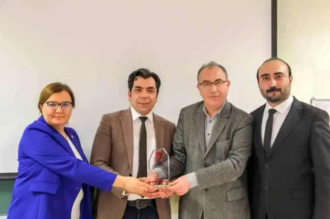 Bilecik Şeyh Edebali Üniversitesi öğrencileri Bilecik Sanayi Teknoloji İl Müdürü ile buluştu