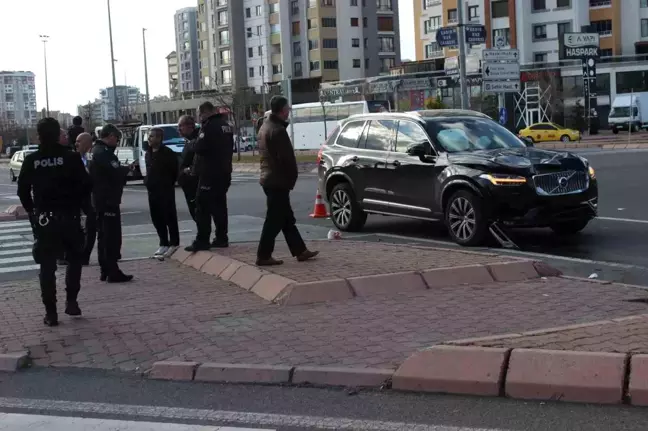Kayserispor Başkanı Ali Çamlı'nın kullandığı cip ile mobiletin çarpıştığı kaza