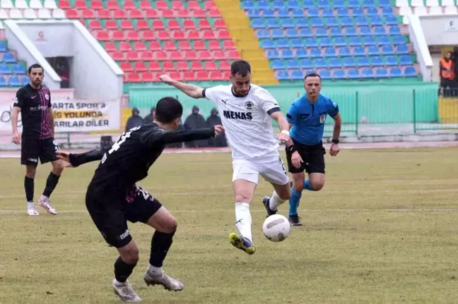 Menemen FK'nın golcüsü Kemal Rüzgar takımına önemli katkı sağlıyor