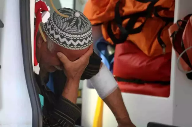 Hatay'da trafik kazasında hayatını kaybeden yaşlı kadının eşi gözyaşlarına boğuldu