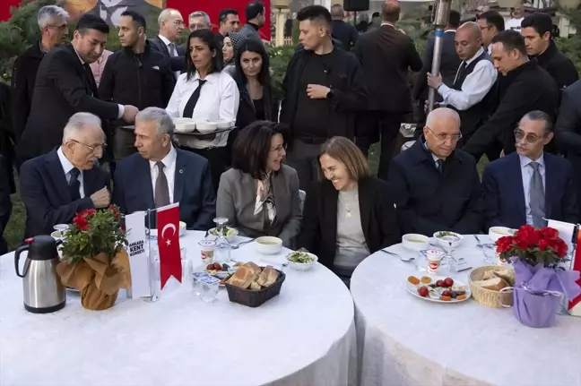 Mansur Yavaş, ilçe belediye başkanlarından ötekileştirmemelerini ve israf etmemelerini istedi