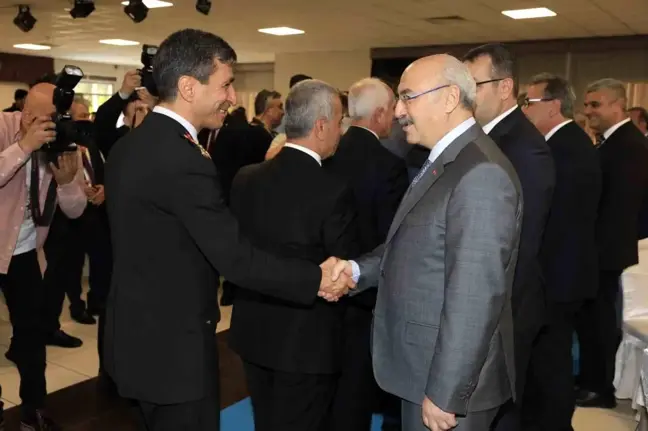 Adana Valisi Yavuz Selim Köşger ve Kent Protokolü Bayramlaştı