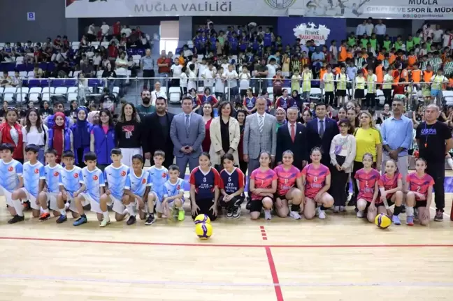 Fethiye'de İlk Kez Düzenlenen Çocuk Şenliği Başladı