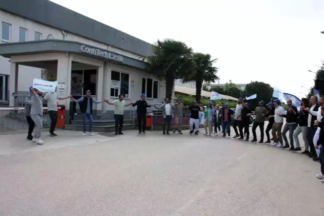 Contitech Lastik A.Ş. İşçileri İşten Çıkarılmaları Protesto Ediyor