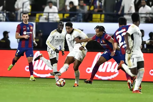 Real Madrid, Barcelona'yı yenerek liderlik farkını açmak istiyor