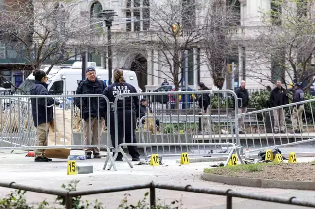 Trump'ın yargılandığı davada kendini ateşe veren şahıs hayatını kaybetti