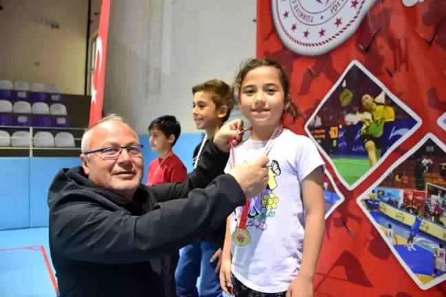 Afyonkarahisar'da 23 Nisan Satranç Turnuvası Sonuçlandı