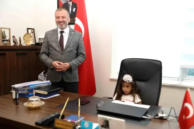 ALKÜ Uygulama Anaokulu Öğrencileri 23 Nisan'da Rektör Yardımcılarının Koltuklarını Devraldı