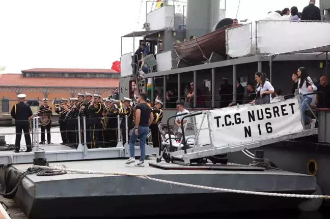 TCG Nusret Müze Gemisi İzmir'de Ziyarete Açıldı