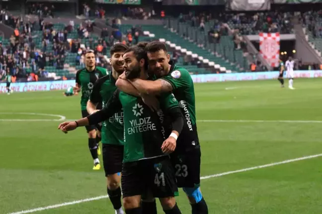 Kocaelispor, Teksüt Bandırmaspor'u 3-1 mağlup etti
