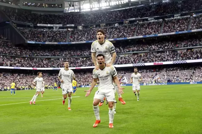 Real Madrid, Cadiz'i 3-0 mağlup ederek şampiyonluk için avantaj sağladı