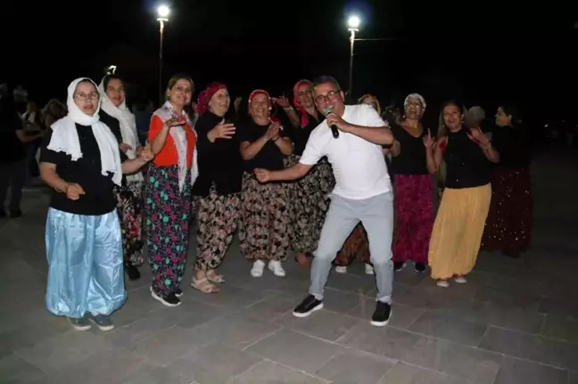 Fethiye'de Şalvar Giyen Kadınlar Etkinliği Yoğun İlgi Gördü